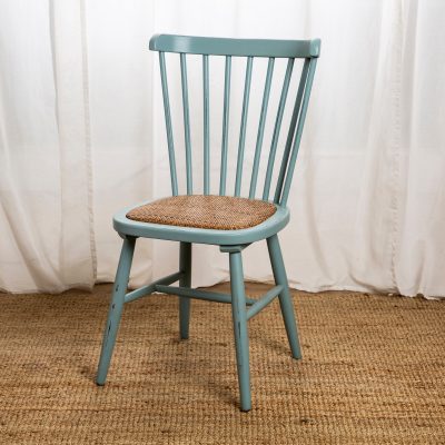 כיסא מעוצב לפינת האוכל עץ מלא מושב ראטן משענת פסים