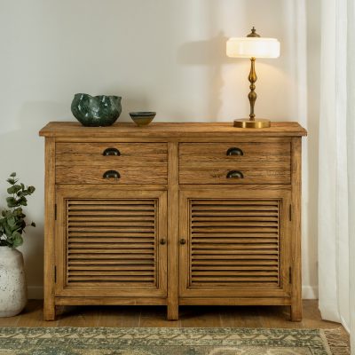 שידה בעיצוב כפרי עץ אלון מלא בגוון מיושן מגירות ודלתות