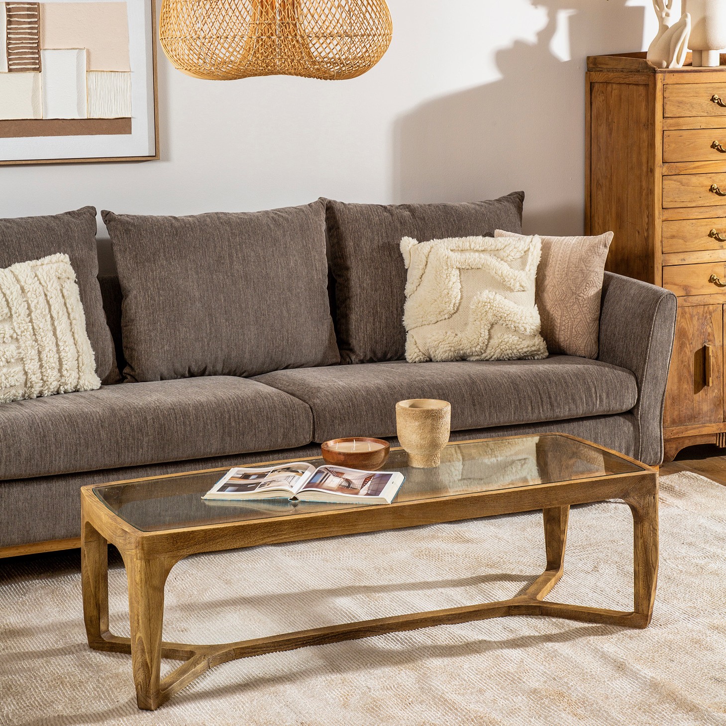 שולחן סלון מלבני עץ מלא זכוכית ספה ואקססוריז