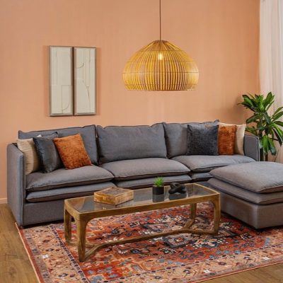 סלון בעיצוב מודרני אתני ספה גדולה מנורת קש ושולחן מלבני