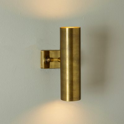 מנורת קיר מעוצבת לבית גליל פליז איכותי תאורה צמודת קיר אור חם