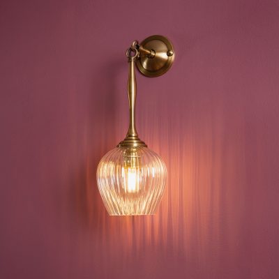 זרוע קירית מעוצבת תאורת אווירה פליז איכותי ואהיל זכוכית