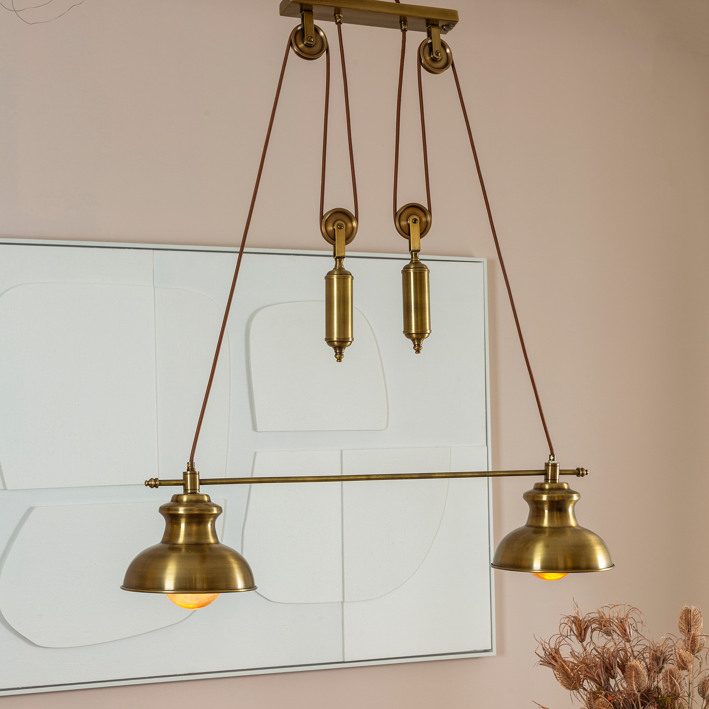 שנדליר בעיצוב תעשייתי פליז איכותי תאורה חמה