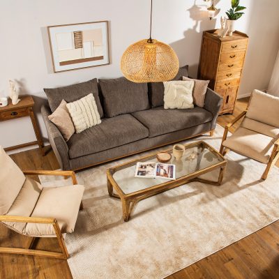 סלון כפרי כורסאות וספה מעוצבת אפור כהה עץ מלא