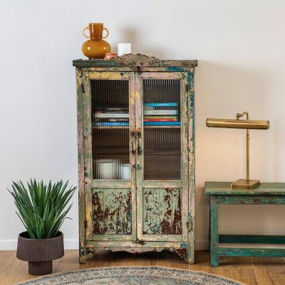 פינה בעיצוב כפרי ארון עץ טיק דלתות זכוכית מדפי אחסון