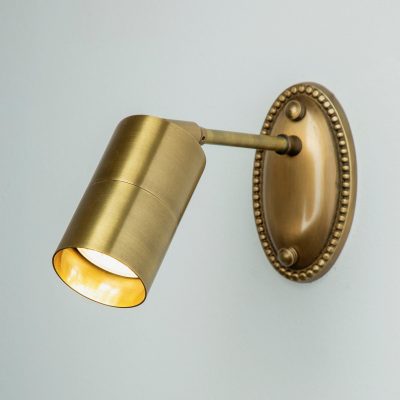 מנורת קיר פליז איכותי רוזטה מעוטרת תאורת ספוט מוט מתכוונן