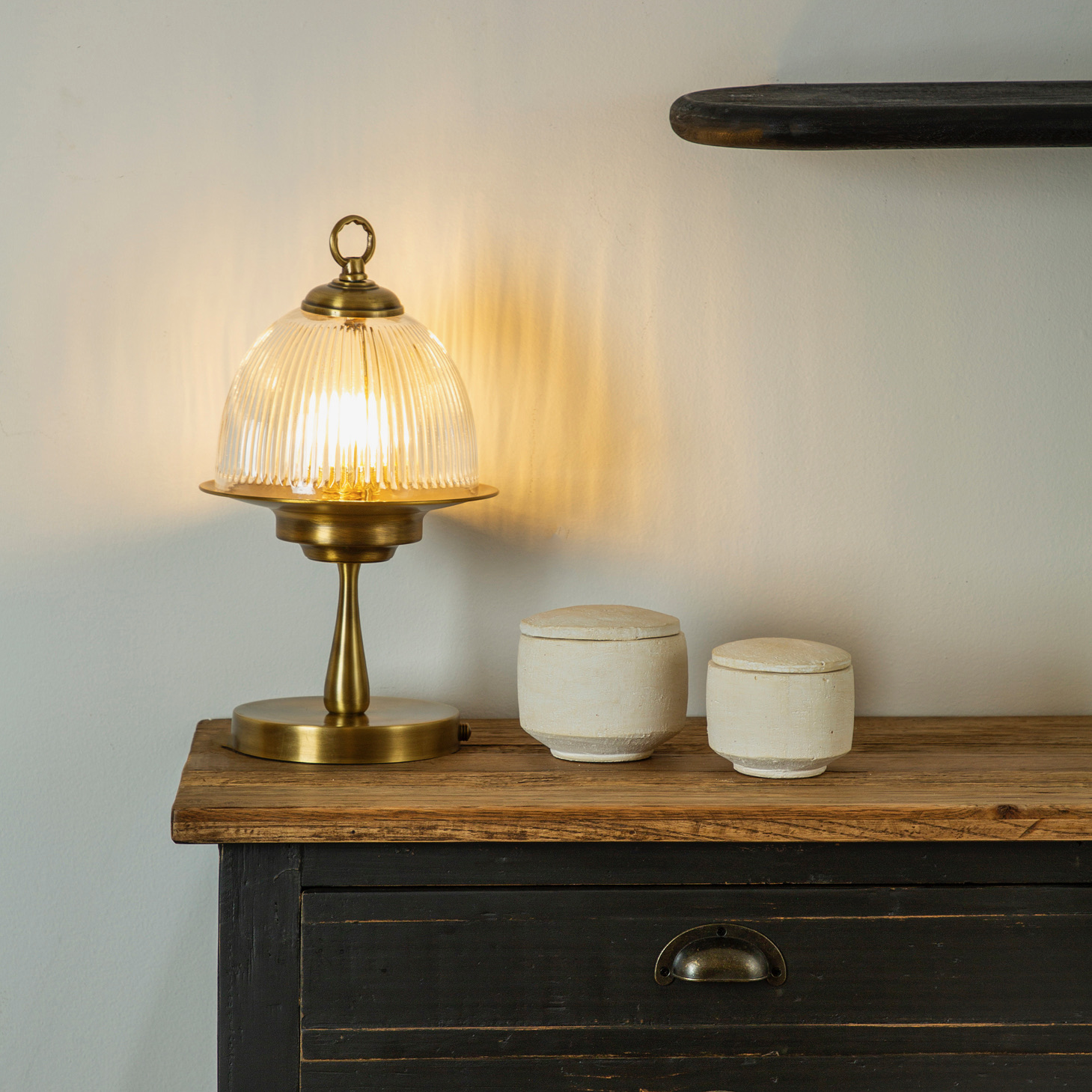 מנורת שולחן מעוצבת טבעת נשיאה פליז עמיד זכוכית שקופה