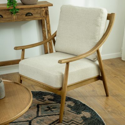 כורסא בעיצוב כפרי בסיס עץ מלא נוחה ומרווחת ריפוד נעים