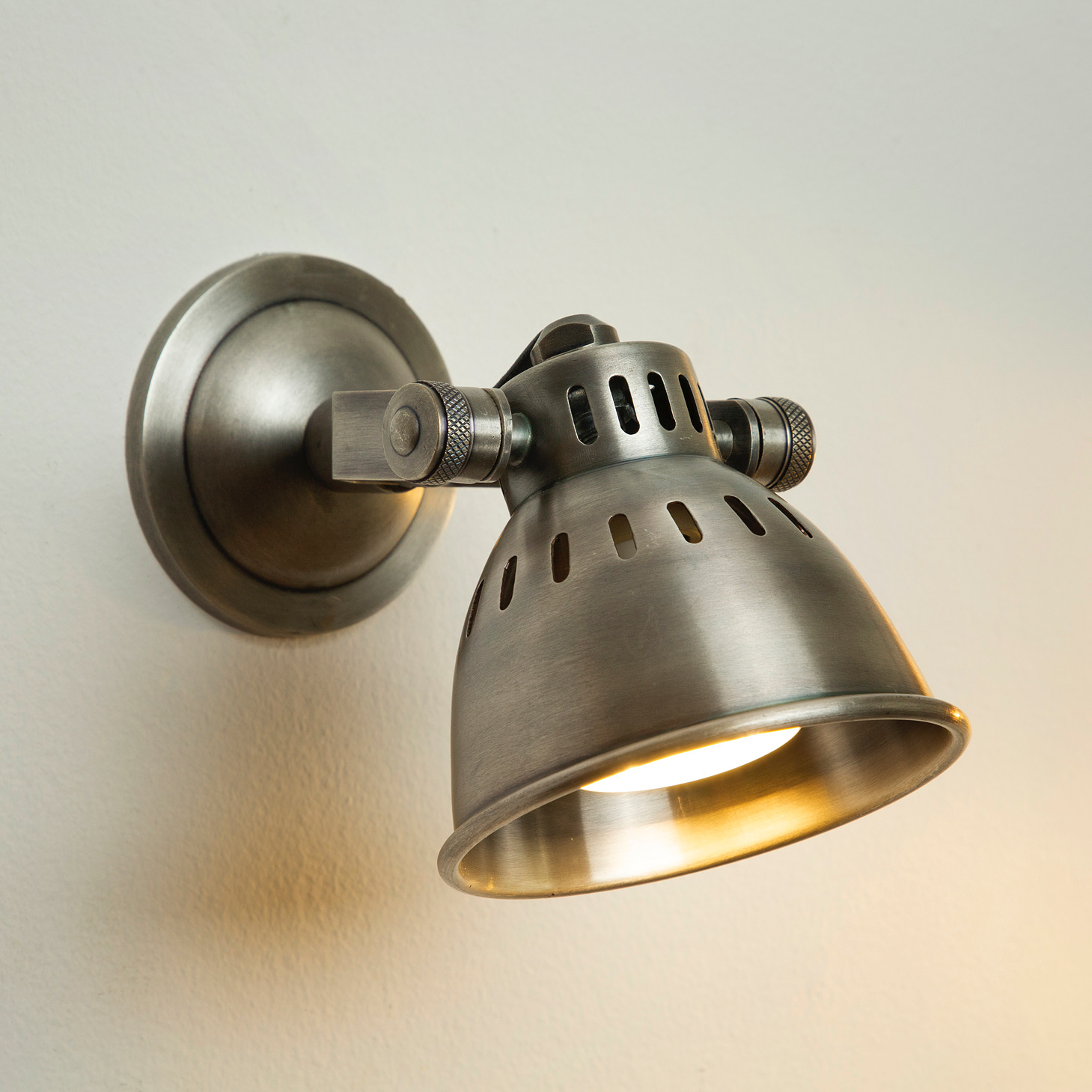 תאורת אווירה מעוצבת ראש מתכוונן תאורה חמה פליז