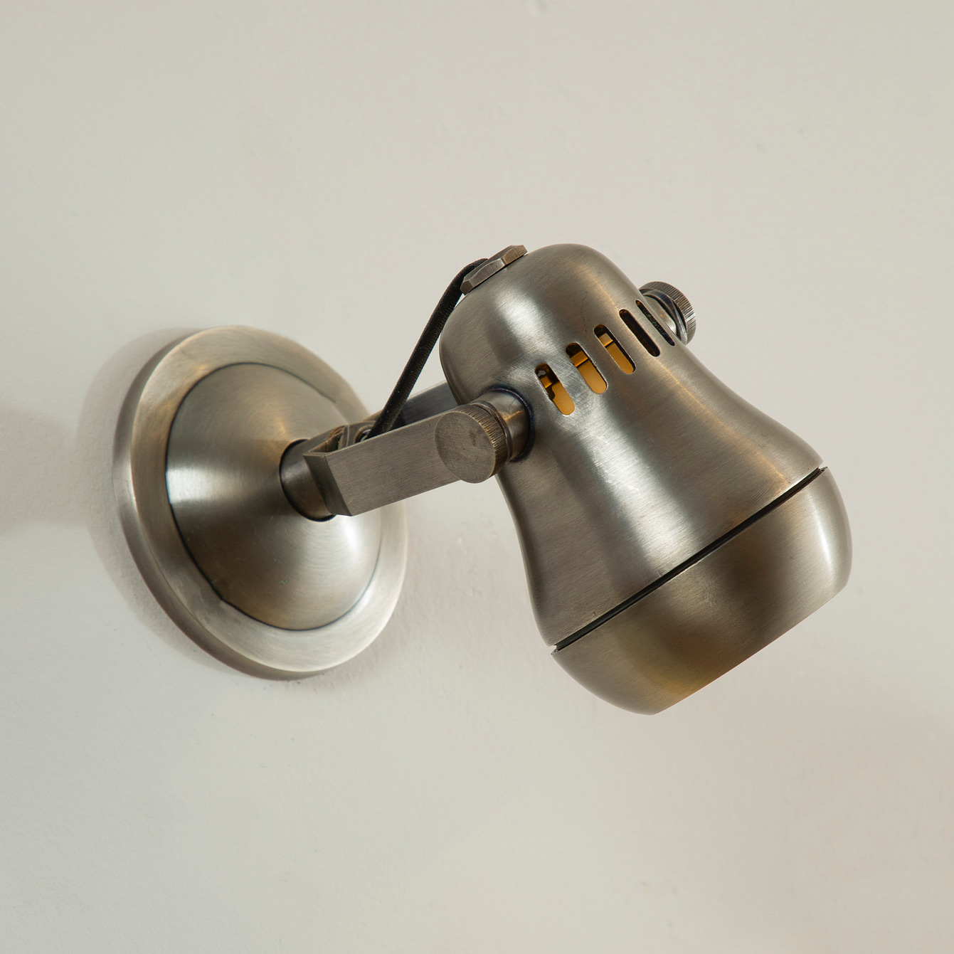 תאורת אווירה ספוט קירי מעוצב סגנון תעשייתי פליז