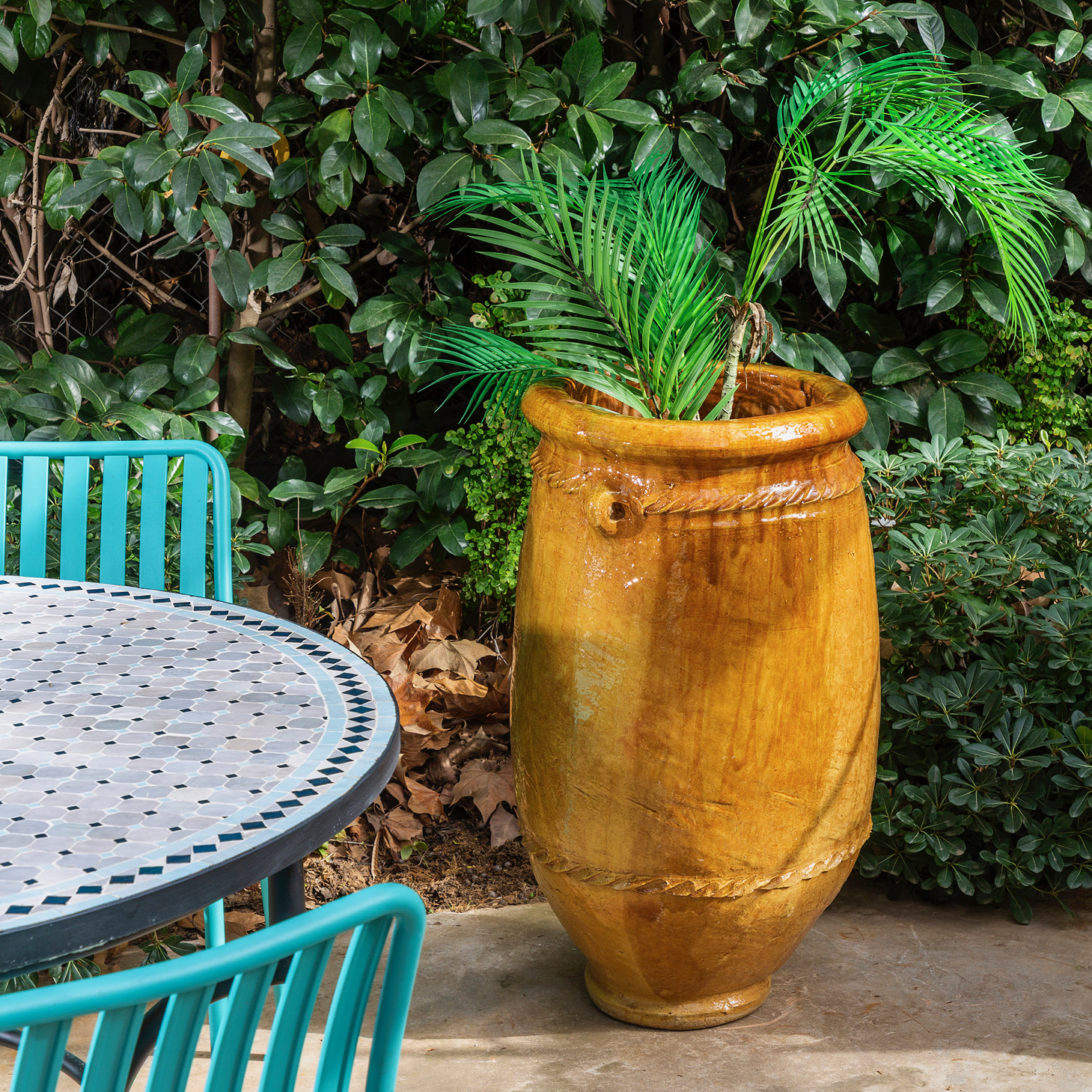 כד חרס ענק גוון קאמל דקורציה לגינה עיצוב כפרי