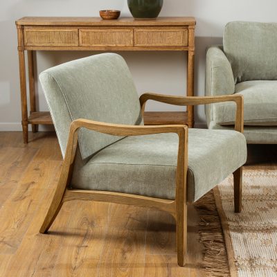 כורסא מעוצבת עץ מלא ריפוד רך משענת רחבה קונסולה