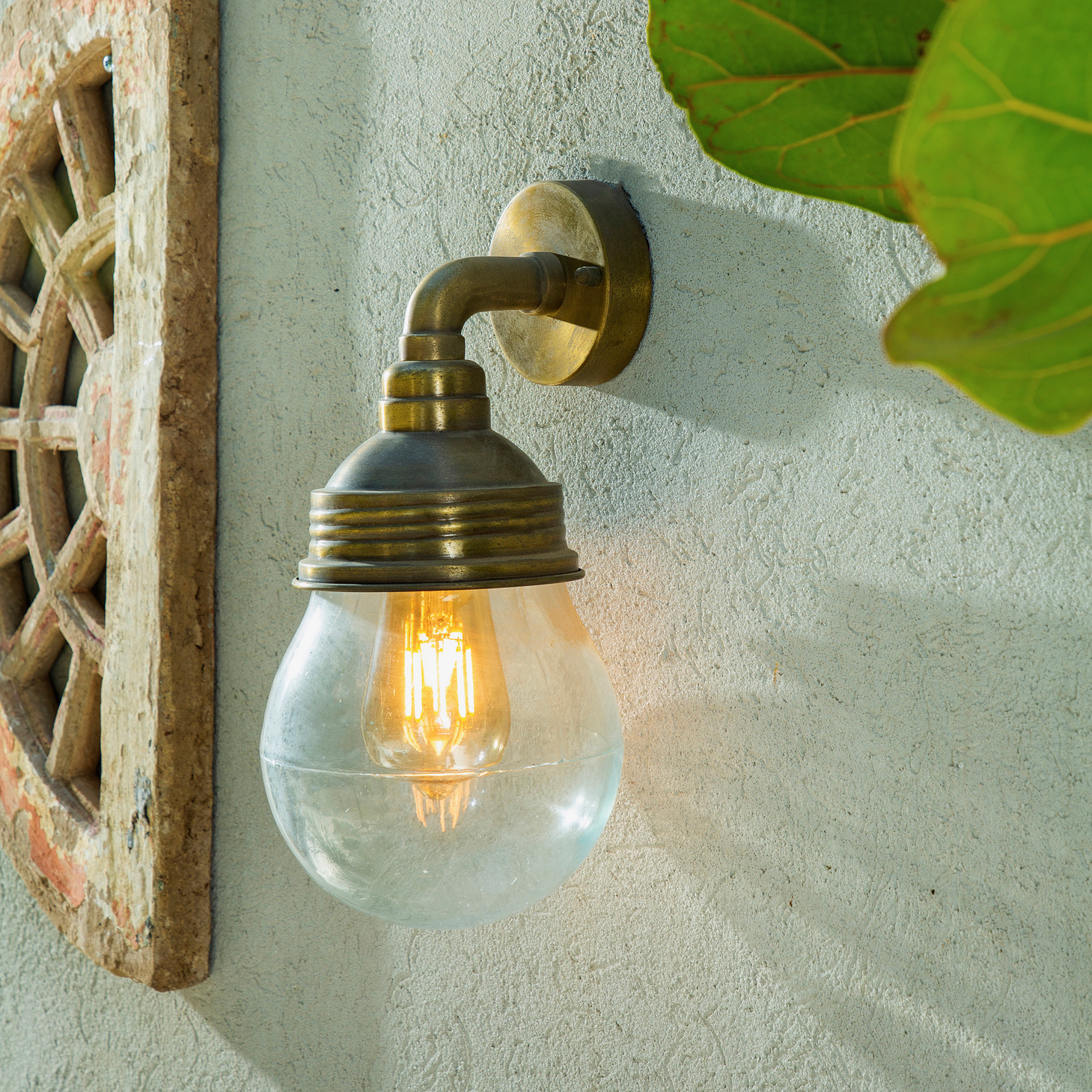 תאורת חוץ כפרית מעוצבת זרוע פליז זכוכית חלקה