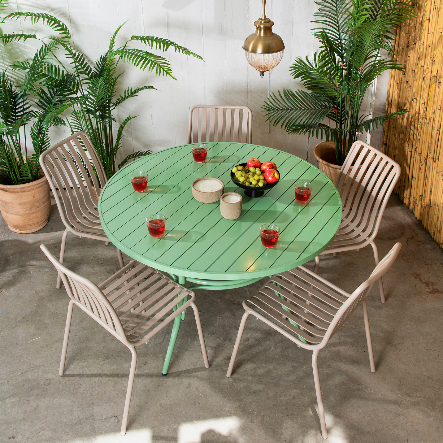 פינת אירוח לגינה שולחן אלומיניום עגול כיסאות עמידים