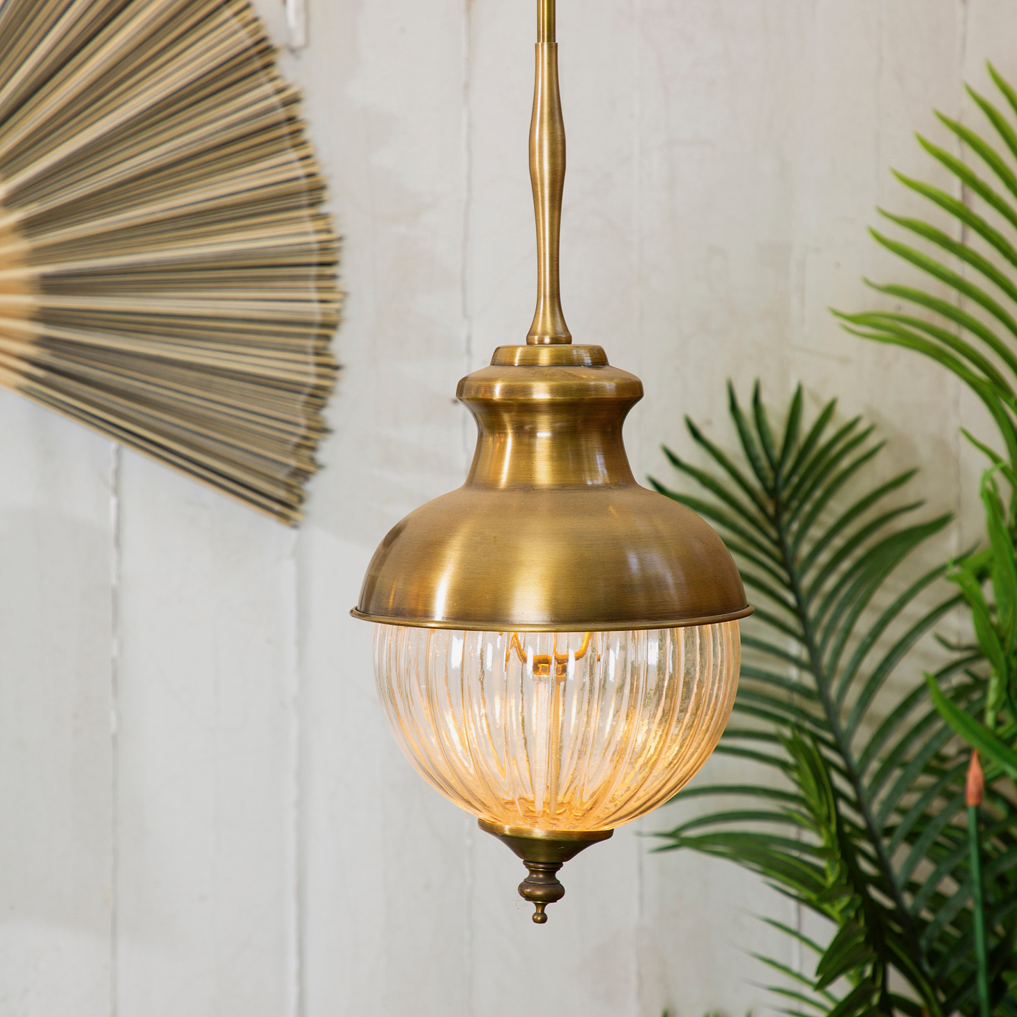 תאורה תלויה לחצר תאורה כפרית מעוצבת פליז זכוכית