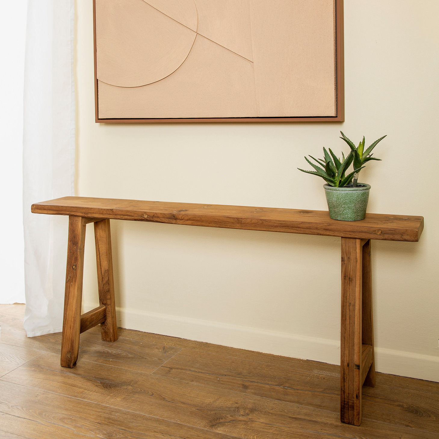 ספסל עץ טיק רגלי טרפז עציץ נוי תמונת קיר